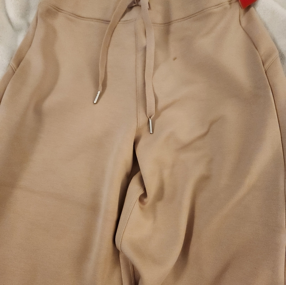 Air essential wide leg pant